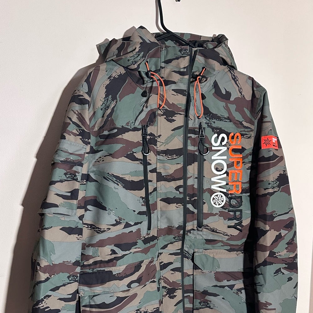 Camouflage men’s ski jacket by SuperDry company for sale New with tags.